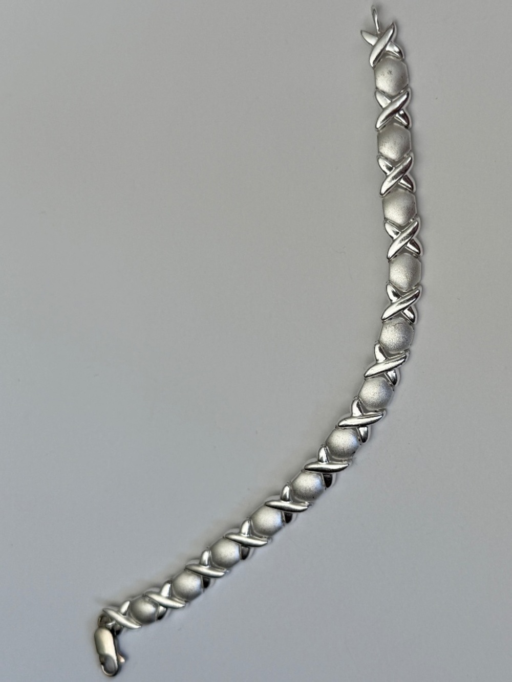 Stunning Sterling Silver Hugs and Kisses Bracelet